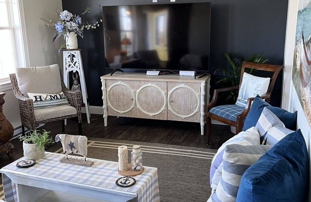 Red Cliff Cottage - Beach Front