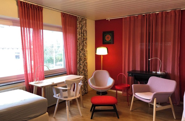 Red Floor in Franconian design, south-facing balcony only 50 steps to cycle path