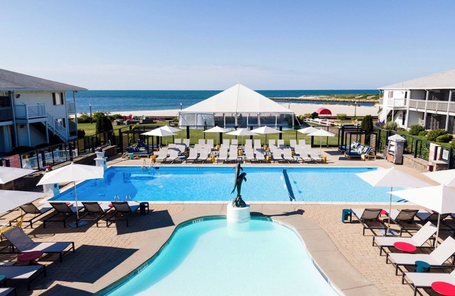 Red Jacket Beach Resort
