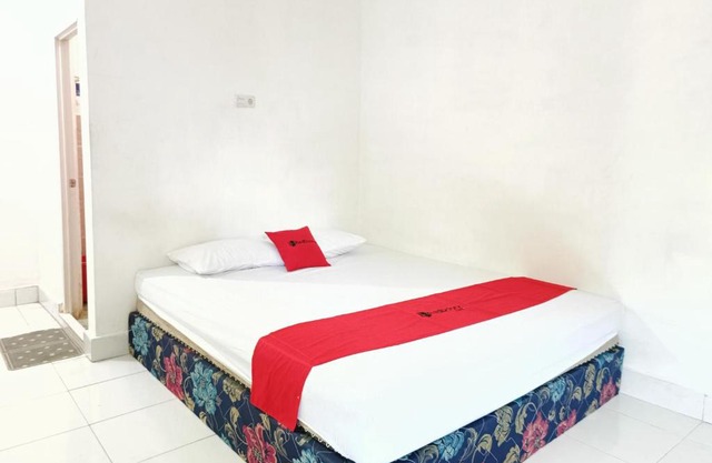 RedDoorz @ Al Muhajir Homestay Kendari