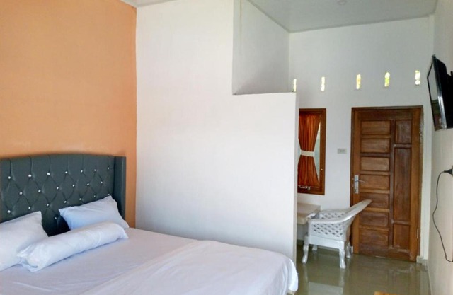 RedDoorz @ Sihole Paradise Inn Parbaba