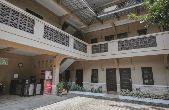 RedDoorz Syariah near Jamtos Jambi 2