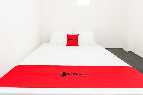 RedDoorz Yasmine Syariah near Taman Dayu