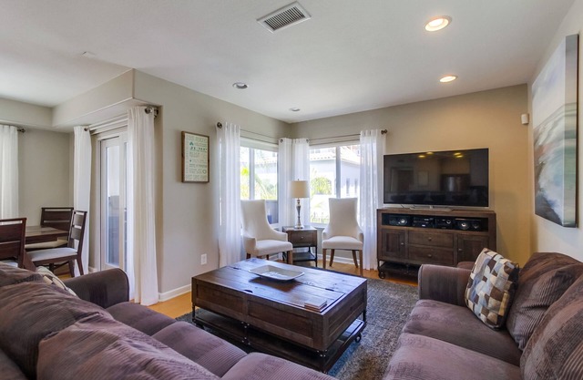 REDUCED RATES- BOOK NOW! BELMONT BEACH HOUSE - Mission Beach