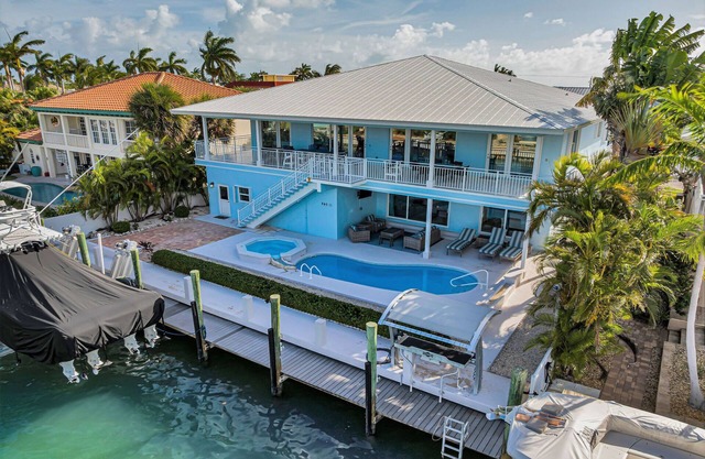 Reel Paradise | 6 Bed, 5 Bath