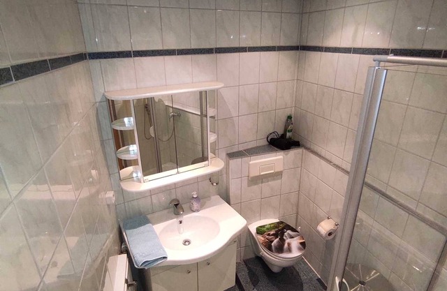 Reinhardt Apartment mit Balkon - Ferienwohnung Rhede