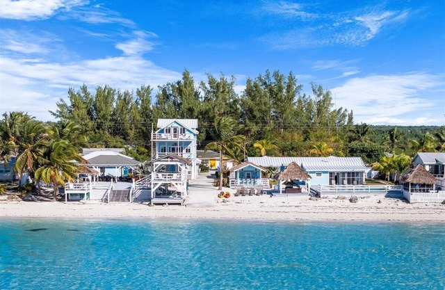 Reith Resort - Entire beach front property, sleeps 26 w/pool in Casuarina Point