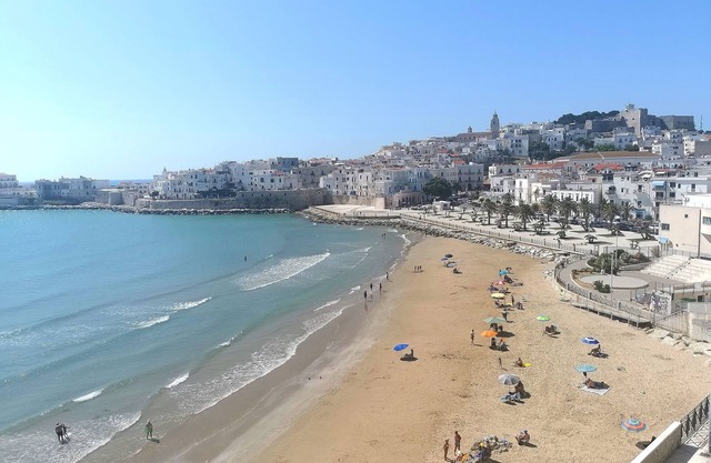 RELAIS MARINA PICCOLA: A BALCONY SUSPENDED BETWEEN HEAVEN AND SEA