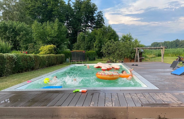 Relax/work in quiet surroundings with lake view