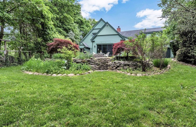 Relaxation HQ – Large Cape Home with Onsite Spa RPAM112
