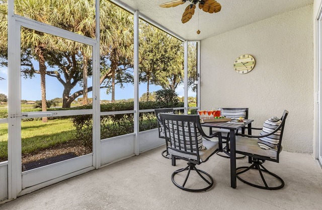 Relaxed Golfside Living with New Furnishings & Scenic Views – Palm Breeze Fairway