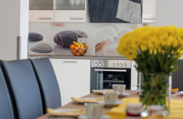 Relaxed temporary living with lots of comfort - with garden/balcony/parking space