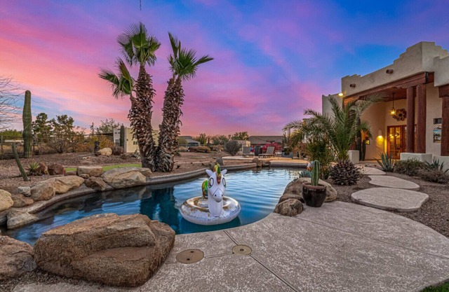 Relaxing 3BR Haven w/Pool & BBQ for Family Time
