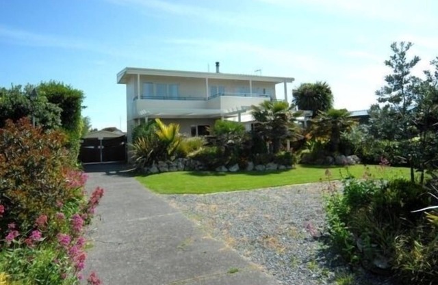 Relaxing Beach Front Home (Away From Home)