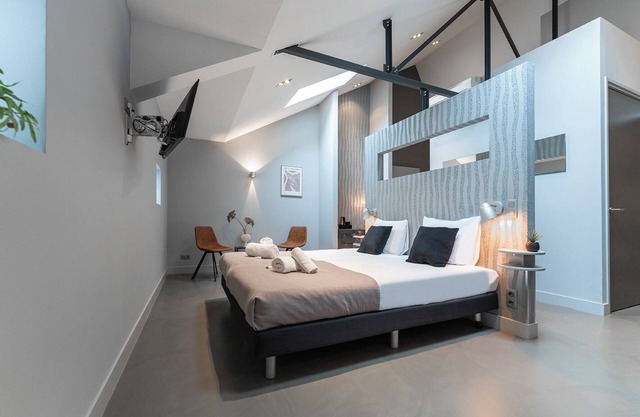 Relaxing room in Oss, ideal location for museum lovers.