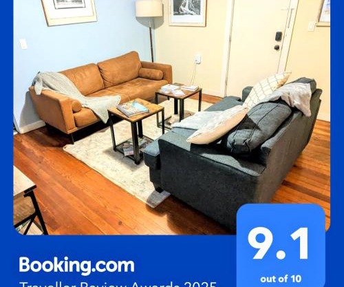 Relaxing Rustic Oasis, Unit A - 6 minute walk to Downtown! Pet-friendly & Cyclists Welcome!