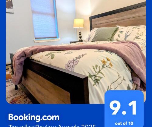 Relaxing Rustic Oasis II, Unit B - 6 minute walk to Downtown! Cyclists Welcome!