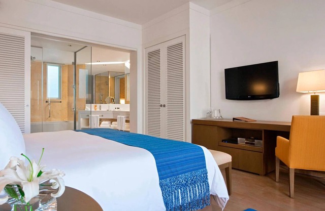 Relaxing Seaside Escape in Paracas with Free Parking & Pool Access