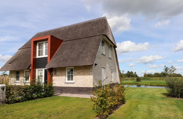 Relaxing Villa with Fireplace
