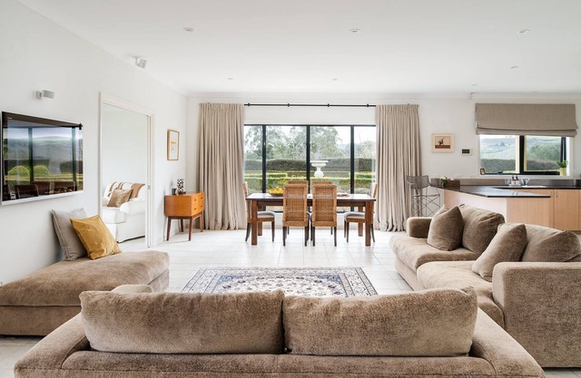 Relbia Retreat - Luxury Villa mins to Launceston