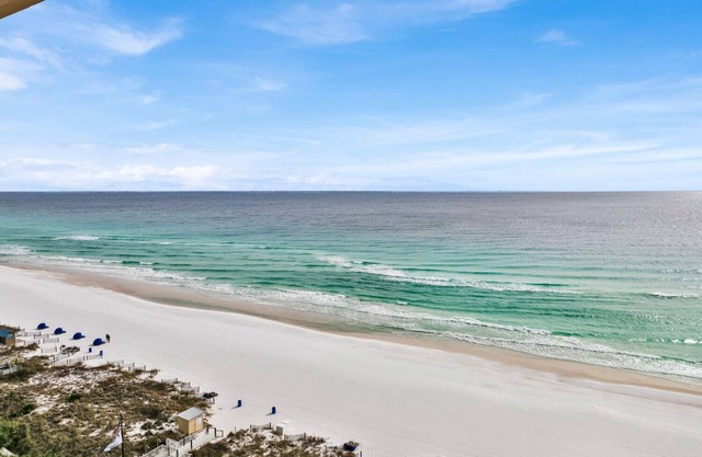 Remodeled Beachfront 😎 Destin Towers 14th Fl ⛱️⛱️ Perfect Beach Condo 🦀