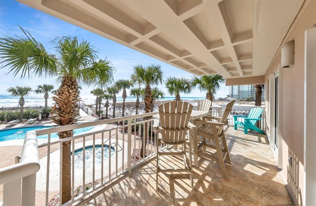 Remodeled Beachfront 🦀 Destin Towers ⛱️⛱️ Located in the ❤️ of Destin