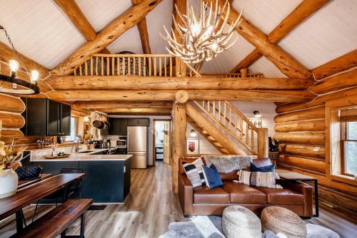 Remodeled Fairplay Log Cabin with Wood-Burning Sauna