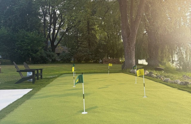 Remodeled Lake Retreat: Putting Green & Game Room+Bar! Forever Wild Views