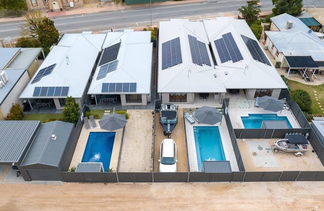 Renmark River Villas No 54 (with pool) - "The Rosa Villa" (with pool)