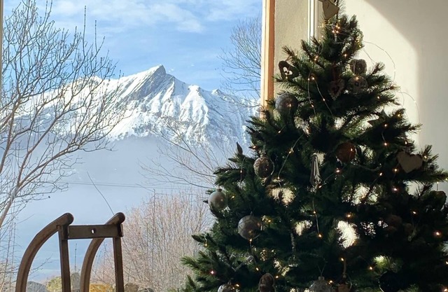 Renovated farmhouse, mountain view, close to ski resorts, brazier, garden, quiet area