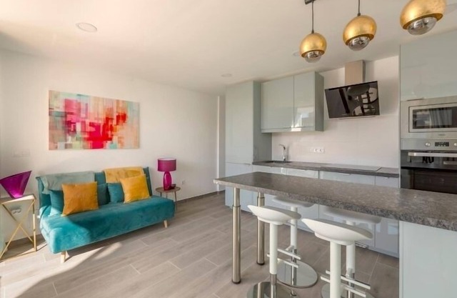 Renovated 1-bedroom apartment close to Yumbo.