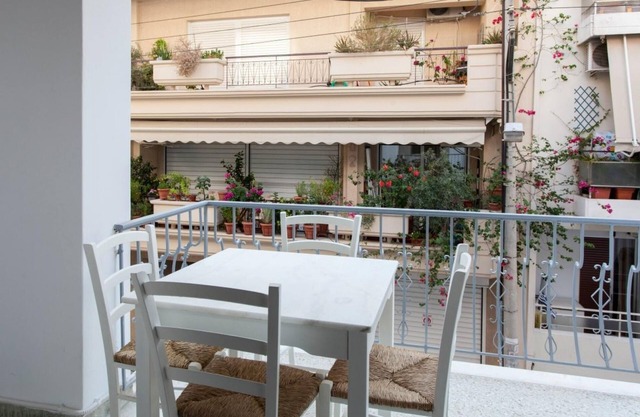 Renovated 2025 4 Bdr House Near Acropolis - New Beds Terrace Green Yard