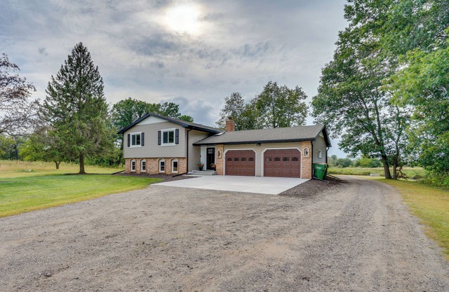 Renovated Blaine Farmhouse w/Heated Pole Barn!