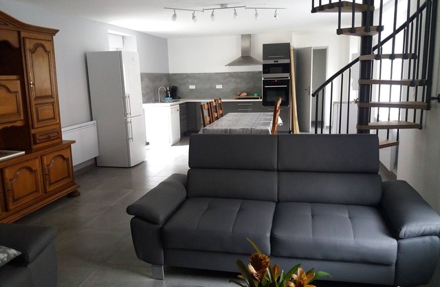 renovated holiday home - sleeps 8