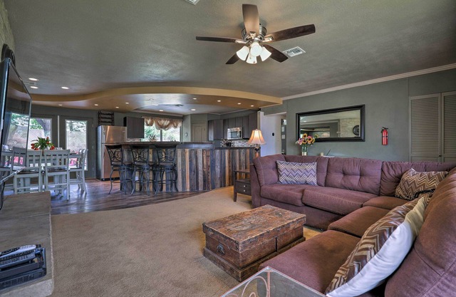 Renovated Open Floor Plan; Walk 2 Downtown & Shops