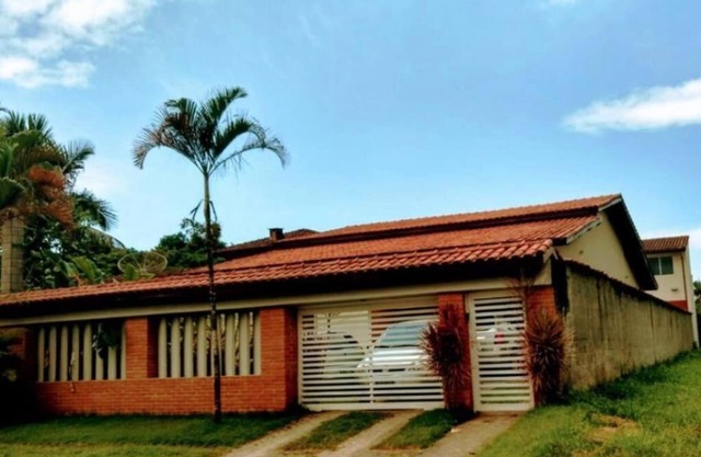 Rent house with pool for season at Praia do Maitinga in Bertioga