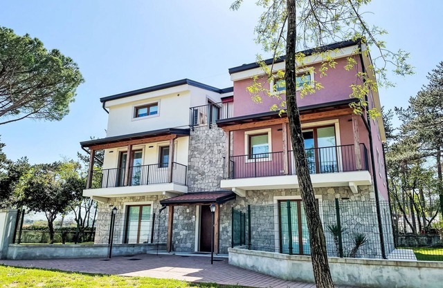 Residence Mare Azzurro, App. Pineta by Interhome