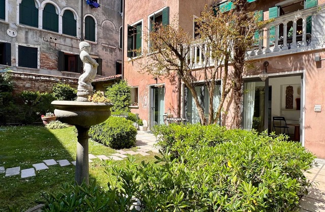 Residence Flowery Garden