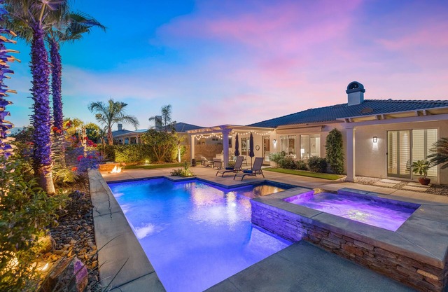 Resort-like La Quinta Home w/amazing pool/spa & so much more (30+ day)