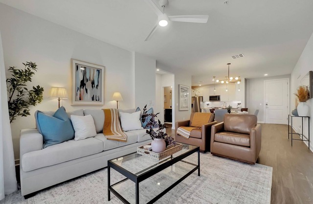 Resort Living in Ocotillo. 2 King Suites. Pool, Gym, Pickleball