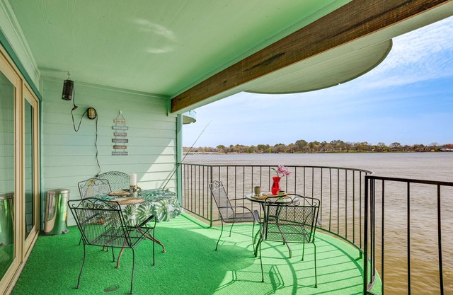 Resort-Style Lake Conroe Retreat w/Balcony & View