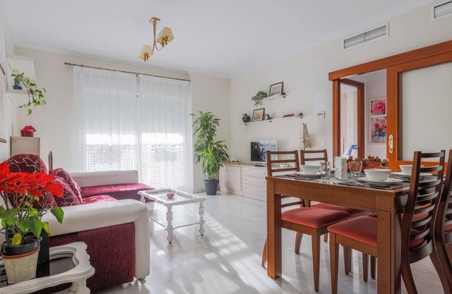 Rest and Elegance in Seville. 4 px - 2 bed. WIFI and A/C. PARKING.