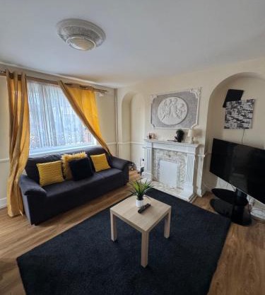 Restful 3-Bed Retreat Tilbury