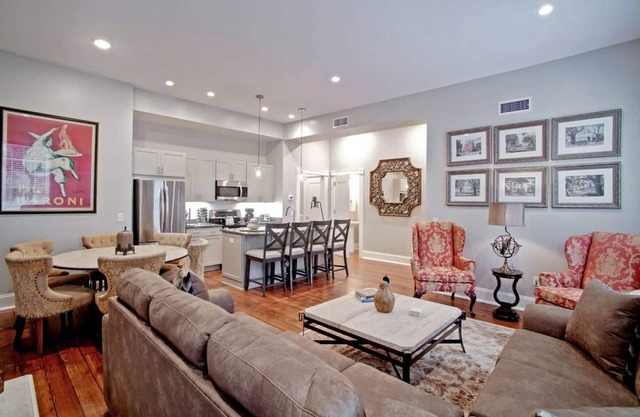 Restored Historic Home 5 bedroom, 5 bath w/9 beds
