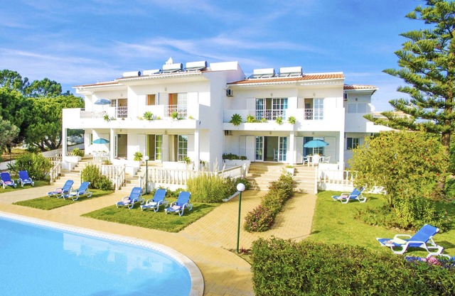 Retreat w/BBQ & heatable pool – Galé