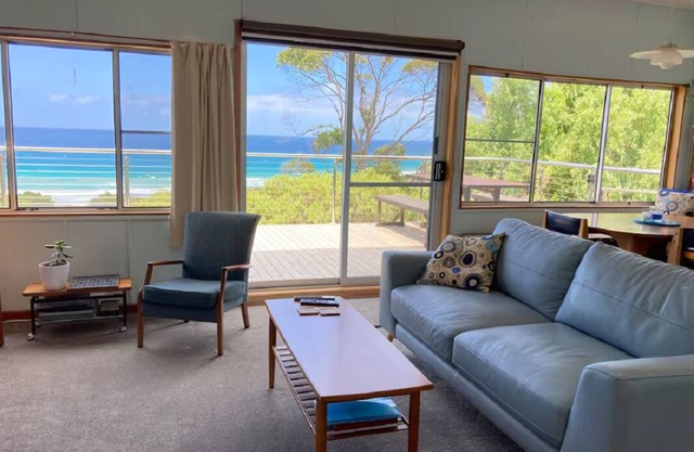 Retro Beach house for 2