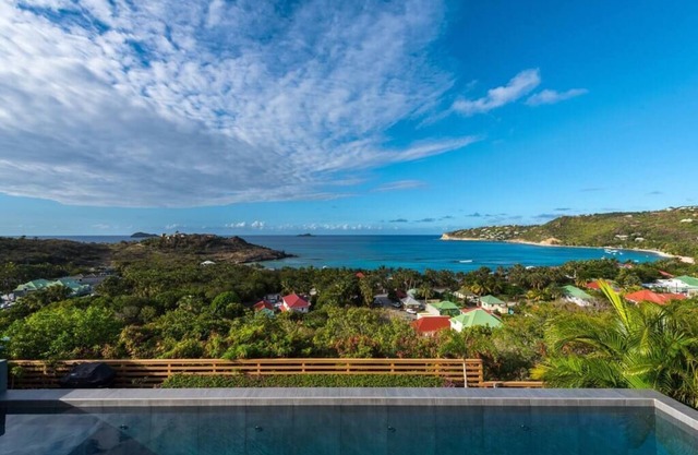Retro-Classic Villa Nita, Few Minutes to the Beach