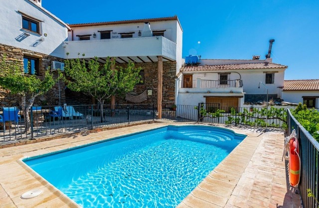 Reul Alto - La Curiosa Laroya by Ruralidays