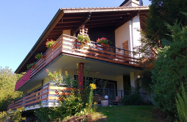 Rhododendron vacation apartment: in the middle of the adventure forest on the Highwalk