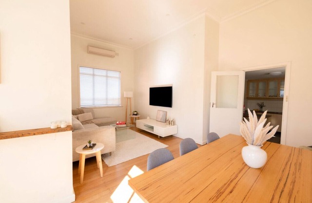 Richmond 3‑BR Retreat near Bridge Rd & MCG